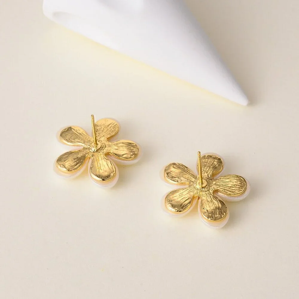 Multicolor Women's Jewelry Faux Pearl Decor Flower Design Stud Earrings