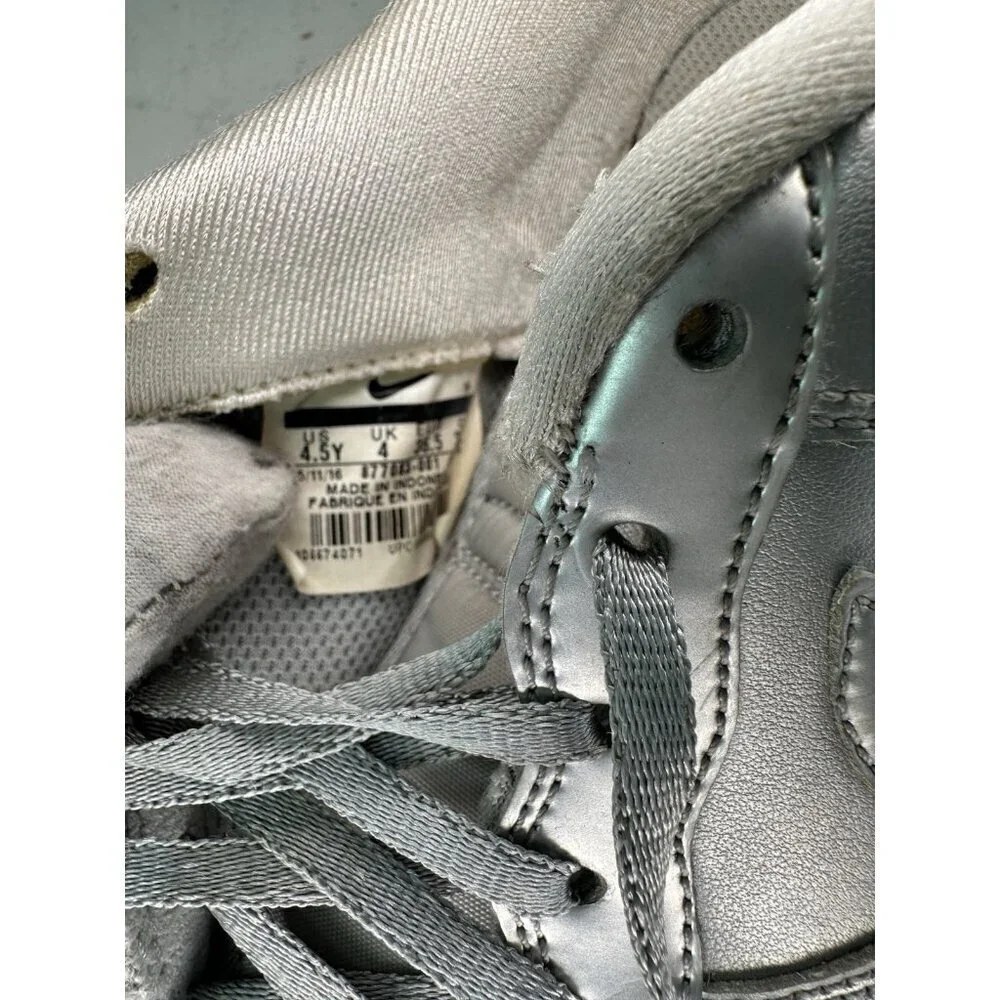 Nike Air Force 1 Low SE GS Girl's Sneakers Size 4.5Y Metallic Silver