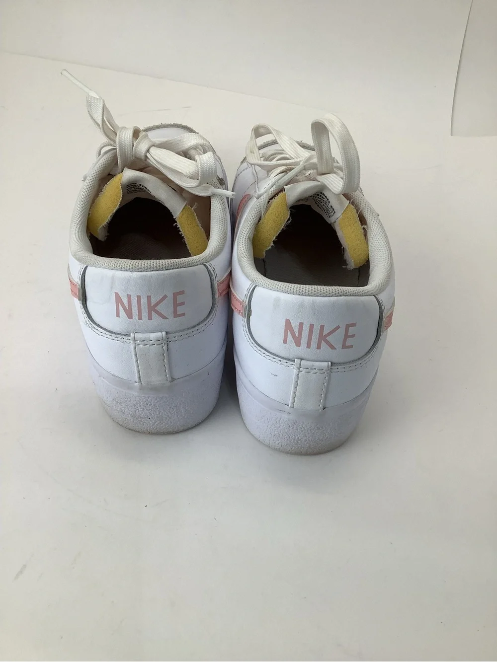 Nike blazer low