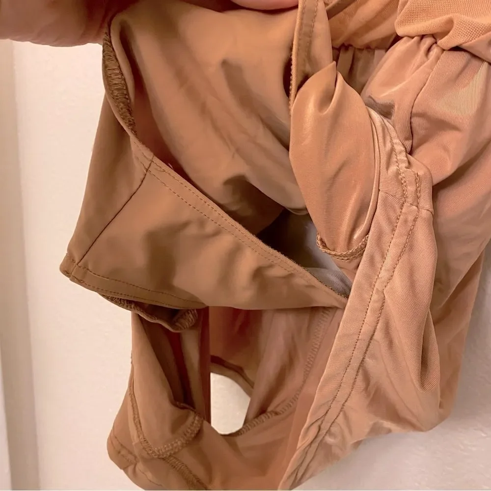 Weissman flounce sleeve