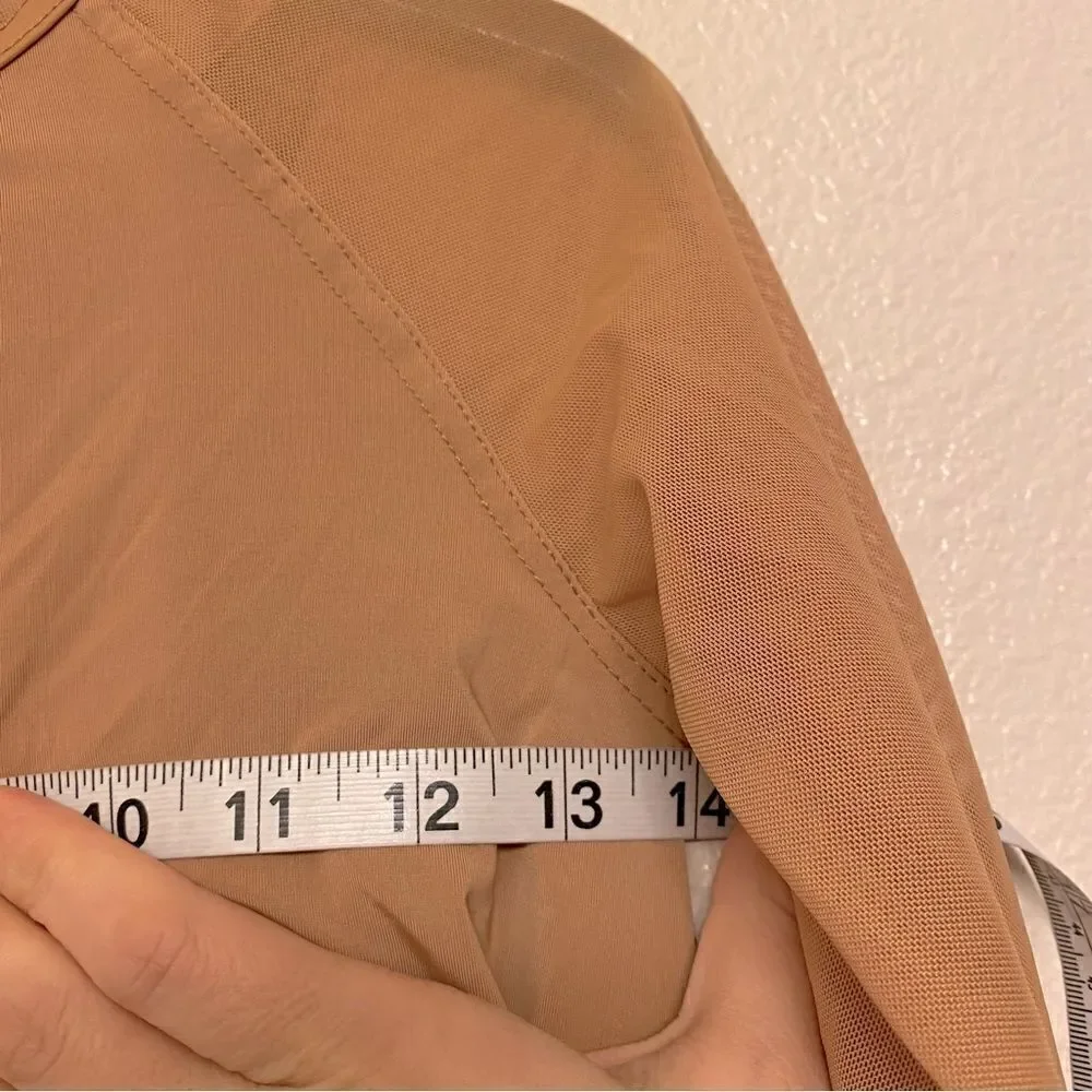 Weissman flounce sleeve