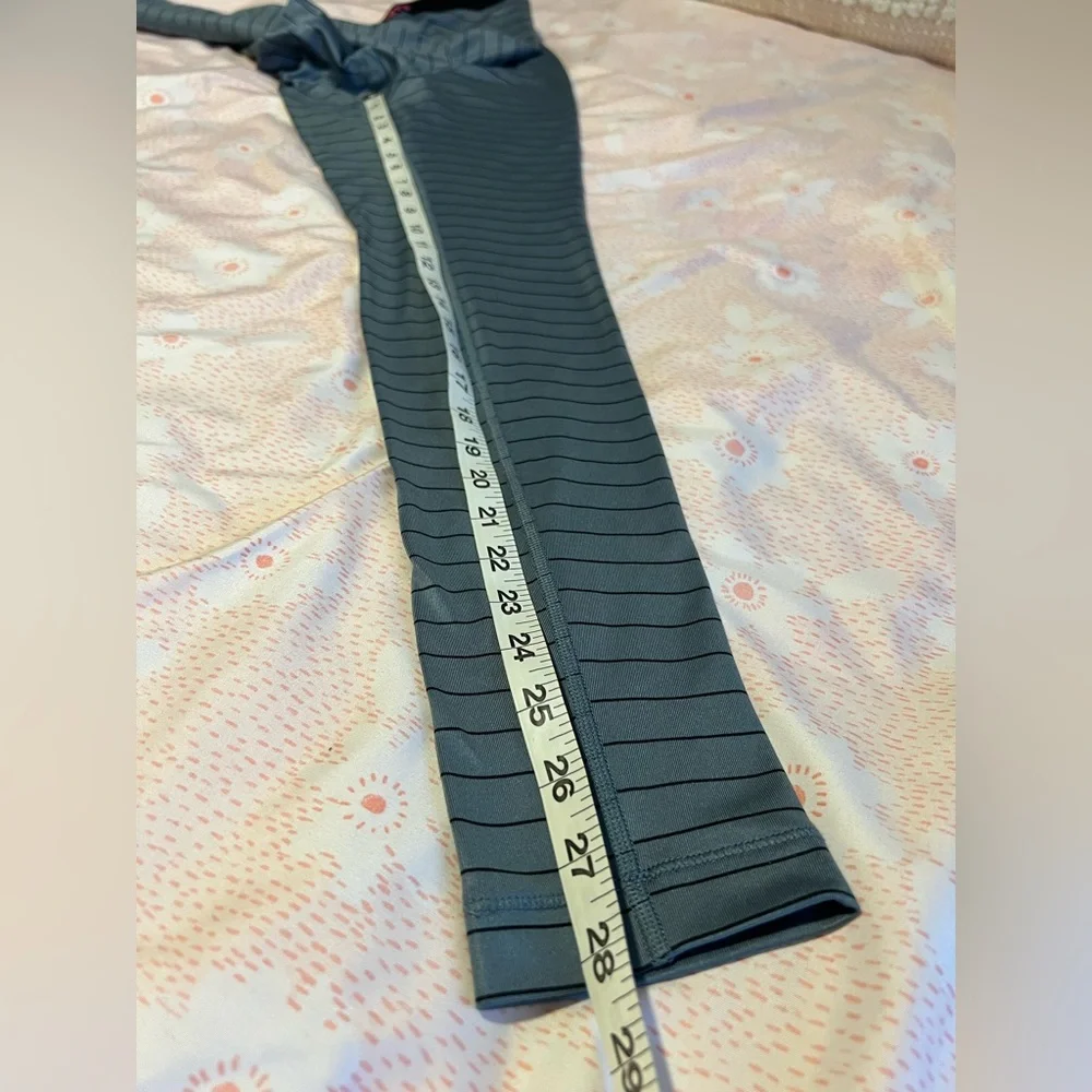 NIKE PRO DRI-FIT Women’s Athletic Leggings Pants Small Gray w Black Stripes Pink