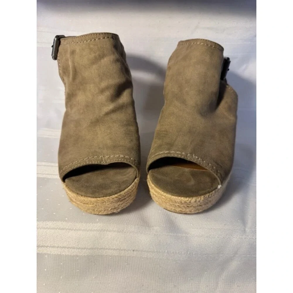 Universal Thread stylish comfortable