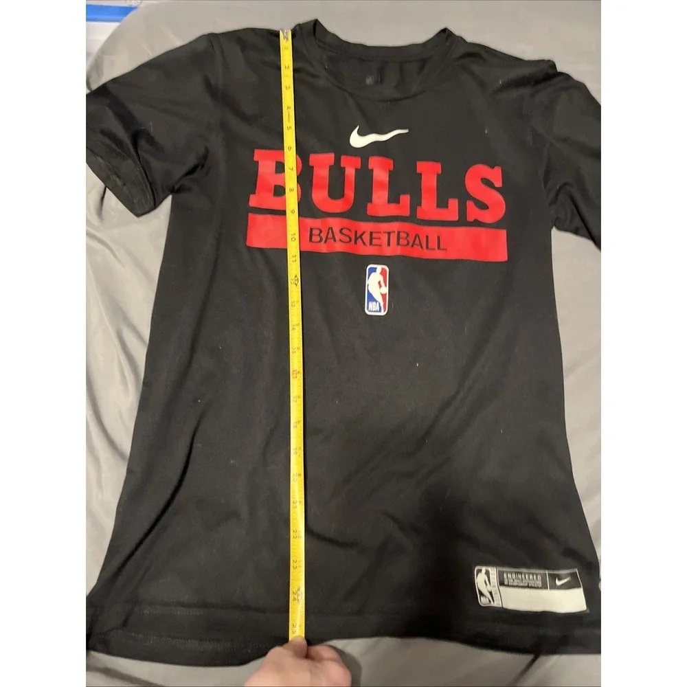 Nike Women's‎ Chicago Bulls Dri-Fit Tee Small