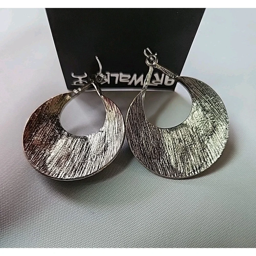 ArtWalk new dangle