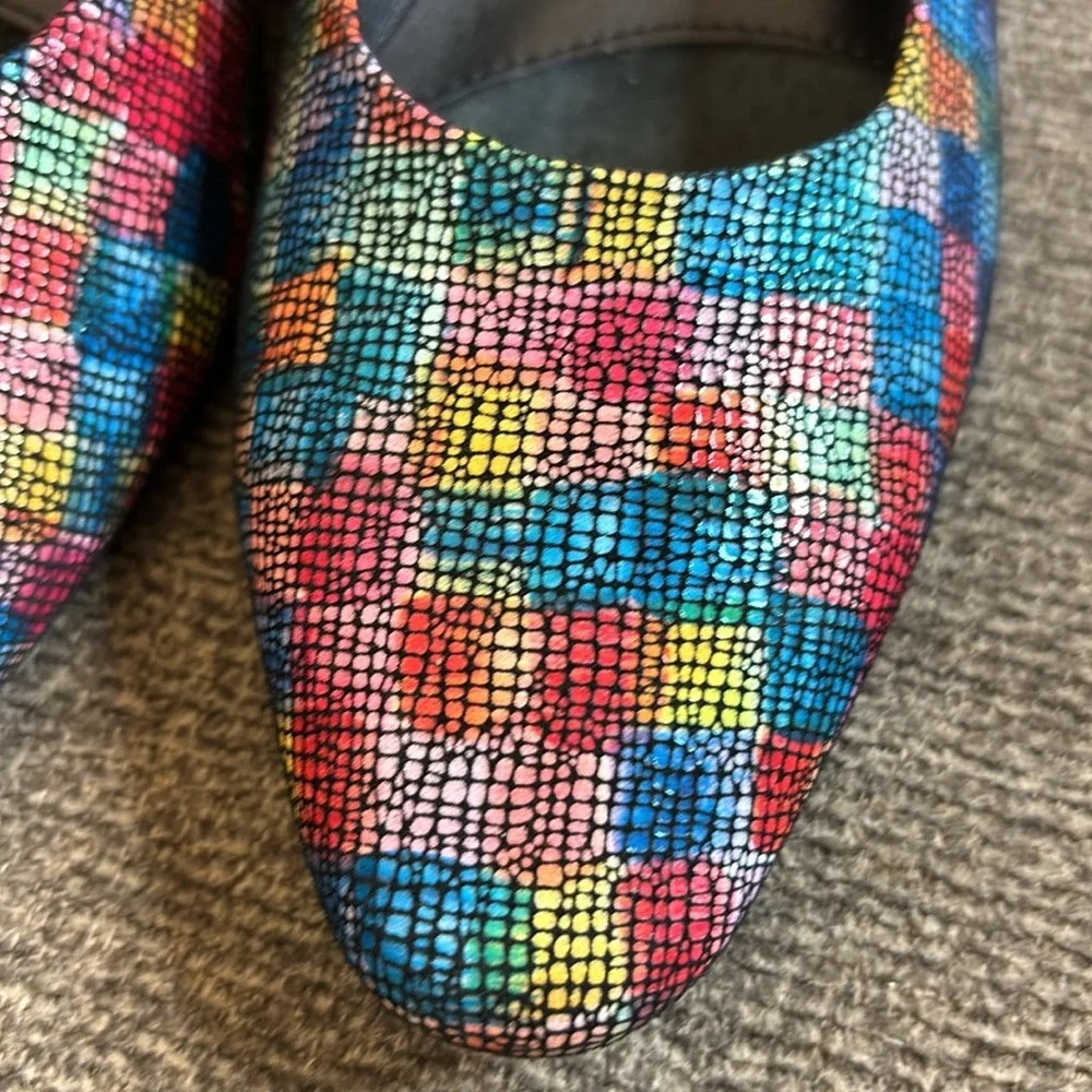 Vaneli Astyr' Almond‎ Toe Multi Color Pump Size 7.5