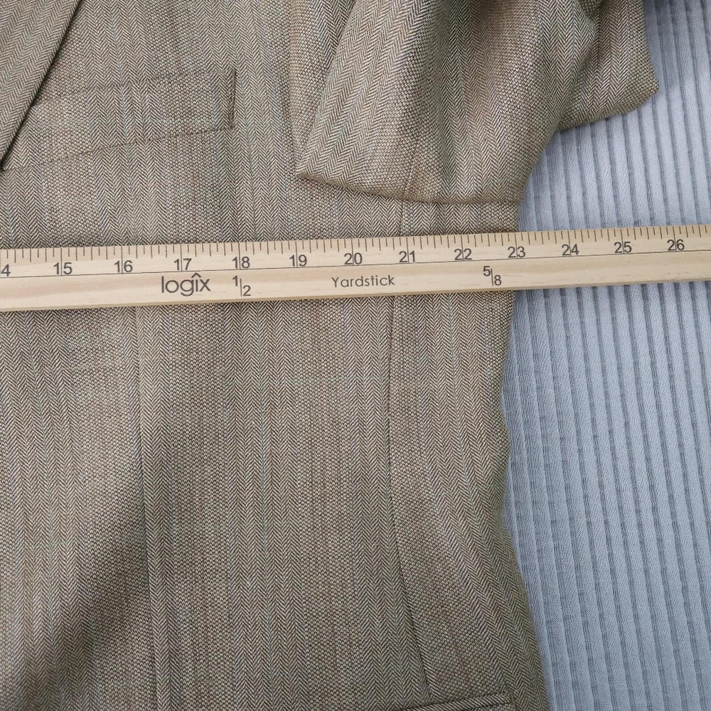 Lauren Ralph Lauren provides single drape