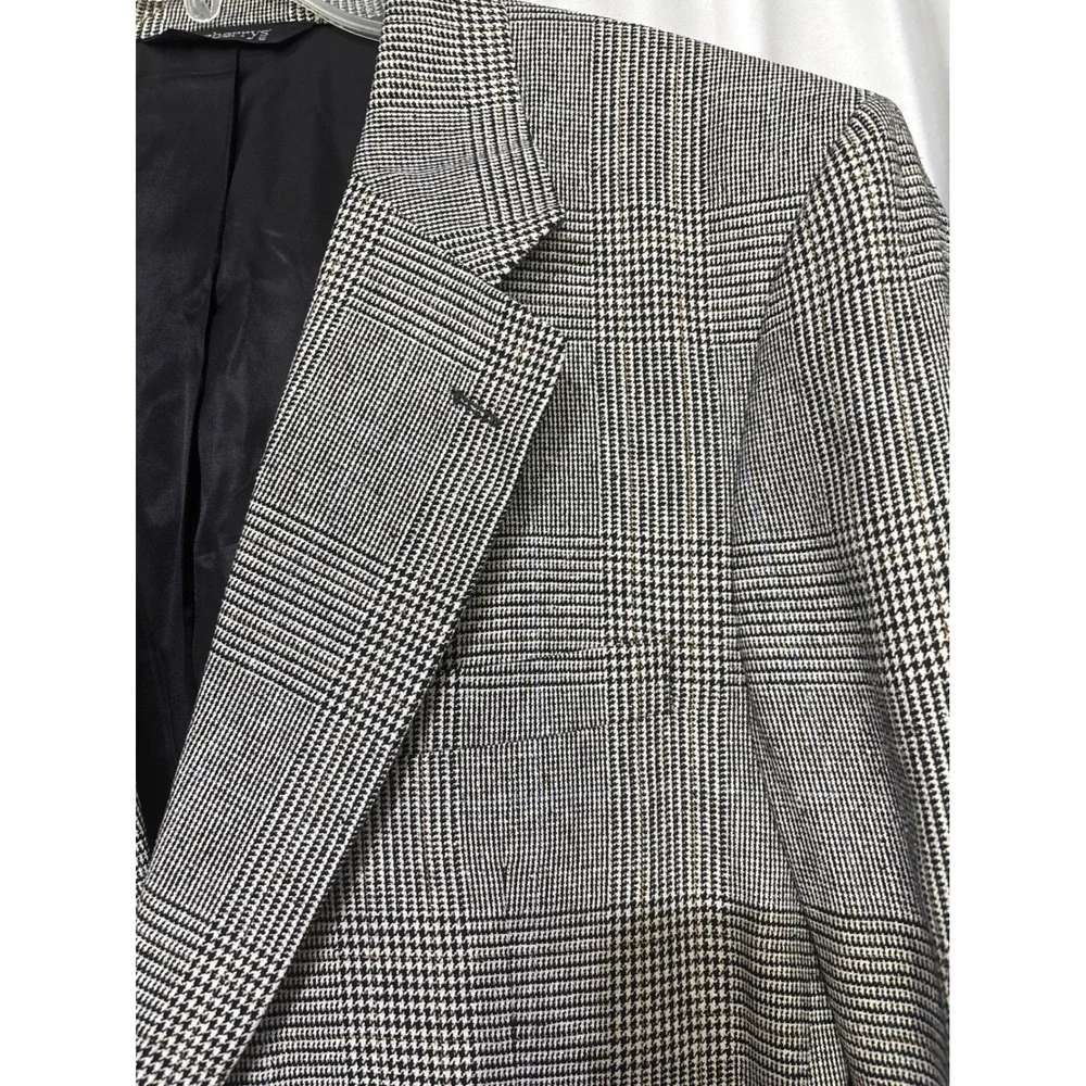 Burberry style 100% its