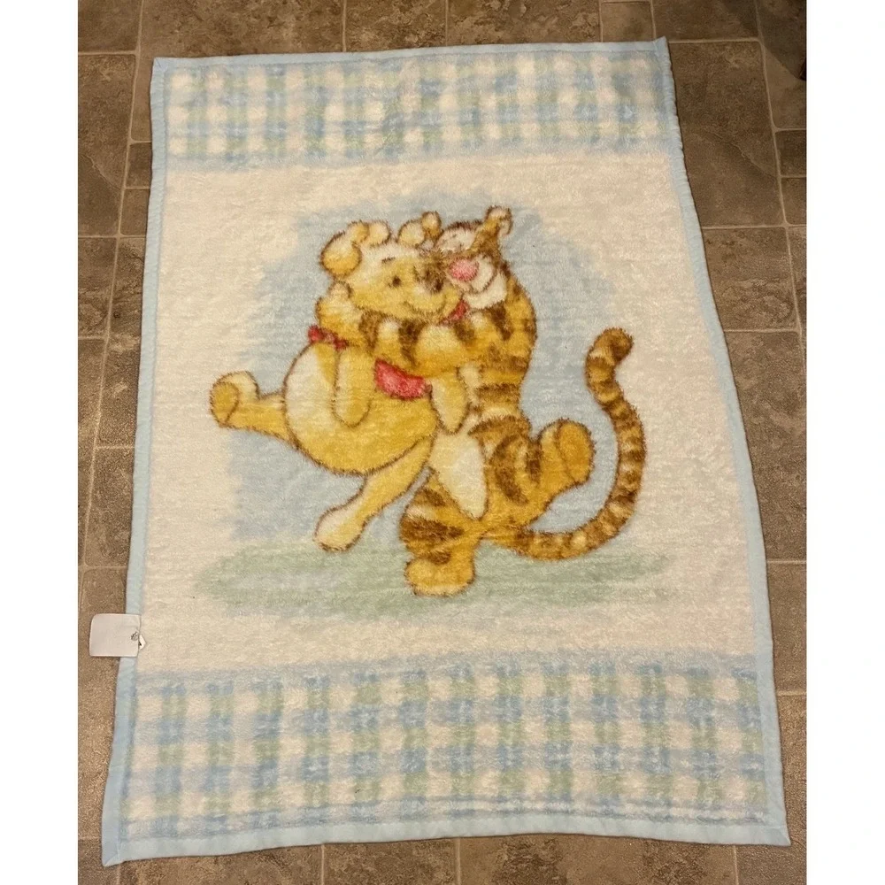 Disney 28 preowned 30x45