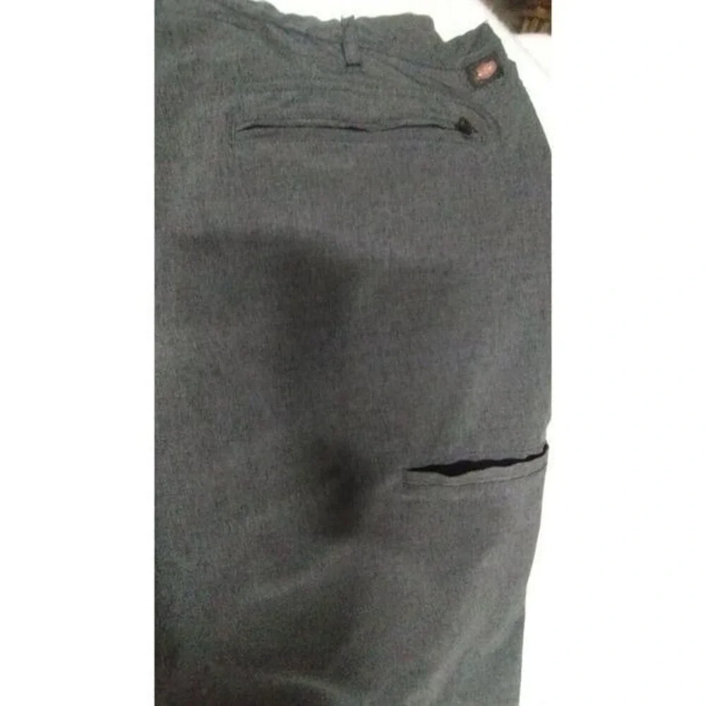 Mountain and‎ Isles Men's Gray Outdoor Hiking Cargo Shorts Size 42 Zip