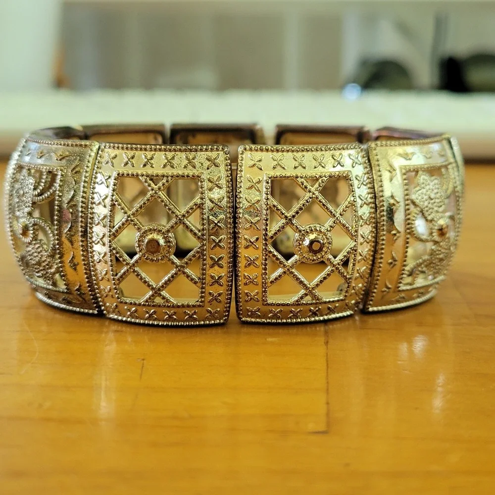 Vintage Gold Tone Filigree Panel Stretch Bracelet Floral Openwork 67g