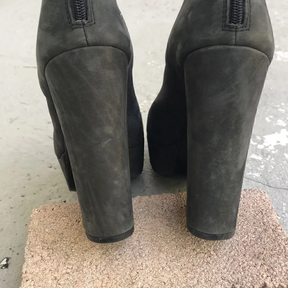 Vic  Matie  platforms