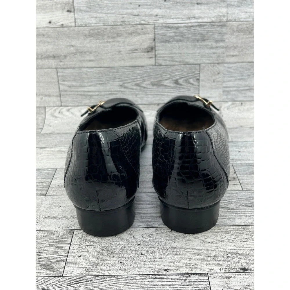 Clarks leather black feature