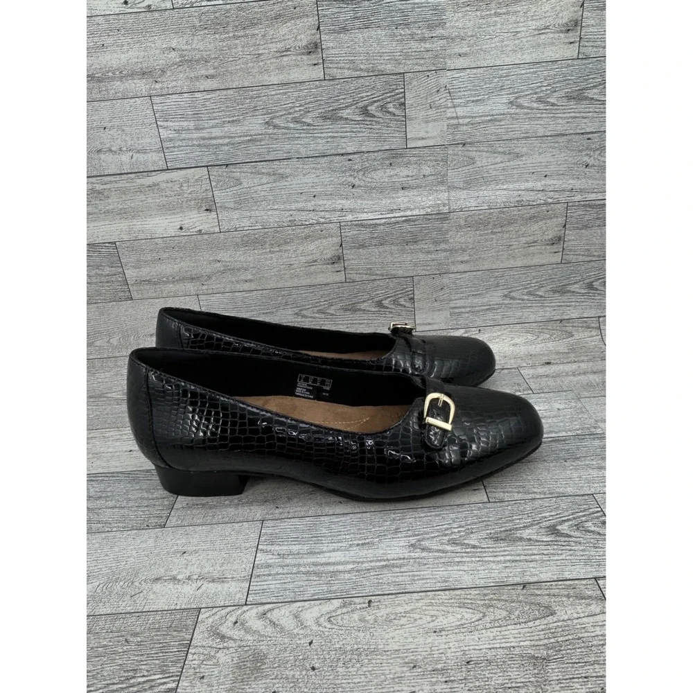 Clarks steady they