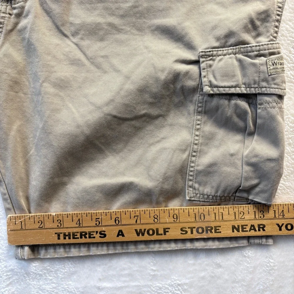 Wrangler Cargo Shorts Men Sz 44 Beige Outdoor Casual Utility Khaki‎