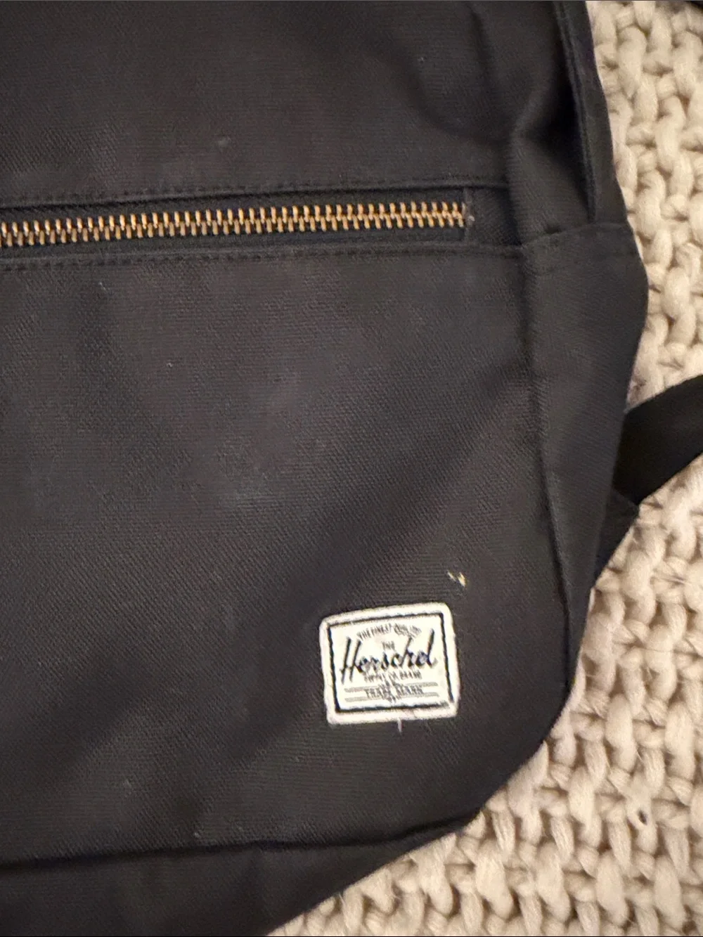 USED: Small size : Herschel Supply Company - Settlement style