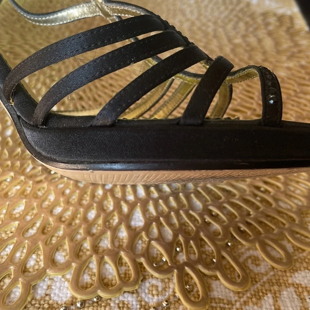 Nina slight platform