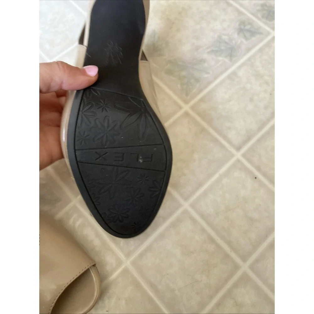 Life Stride heel