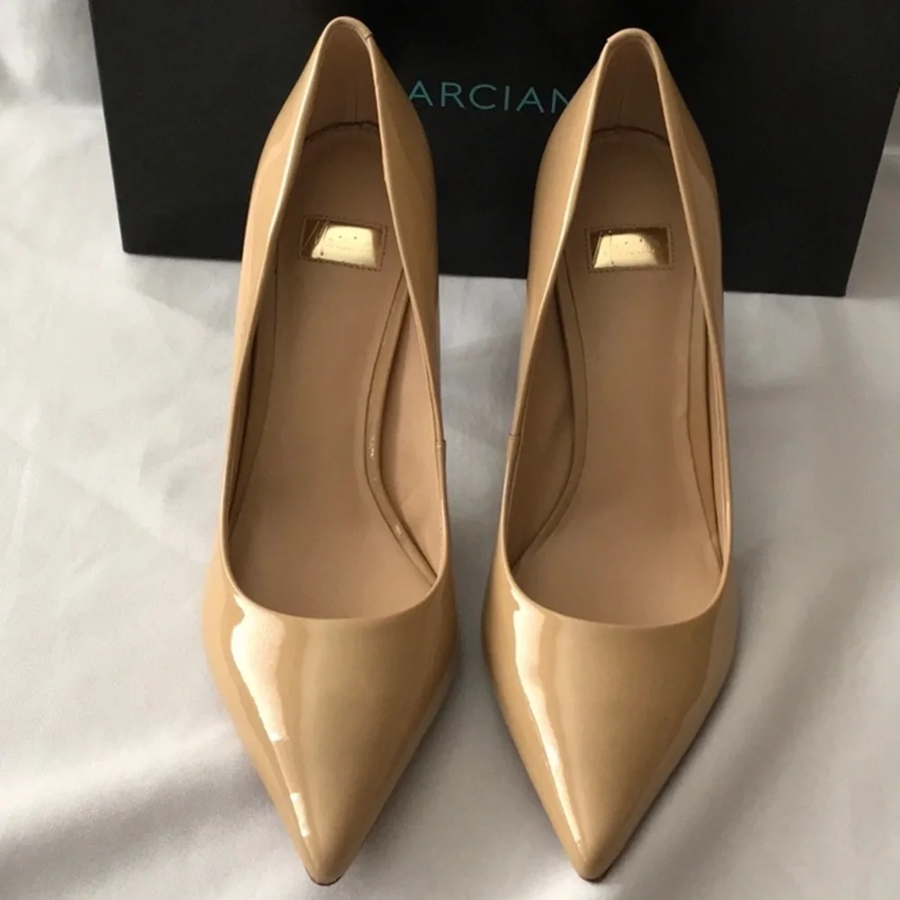 Guess by Marciano same boasting
