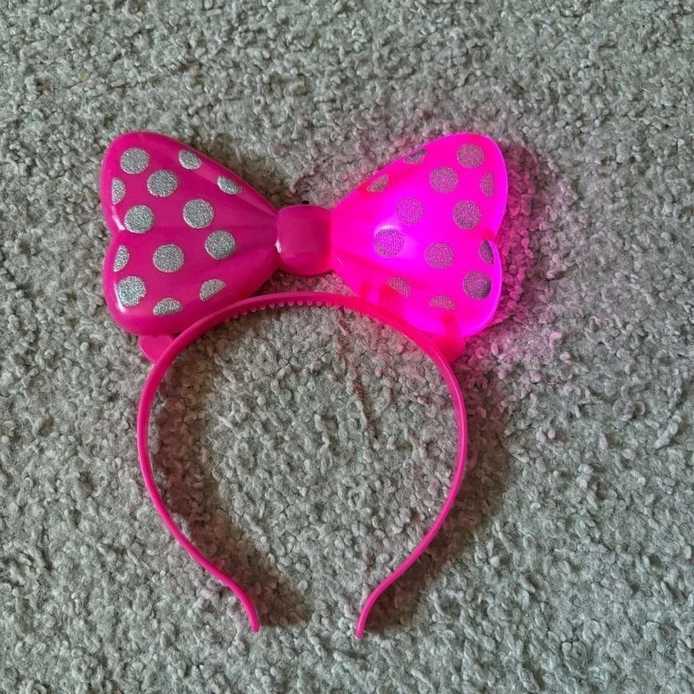 Disney Minnie Mouse Light Up Head Band Bow Pink Kids