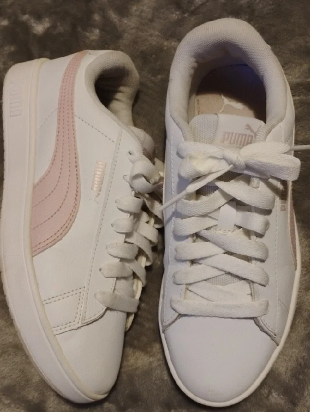 Puma White Sneakers with Light Mauve Logo Accent Size 5
