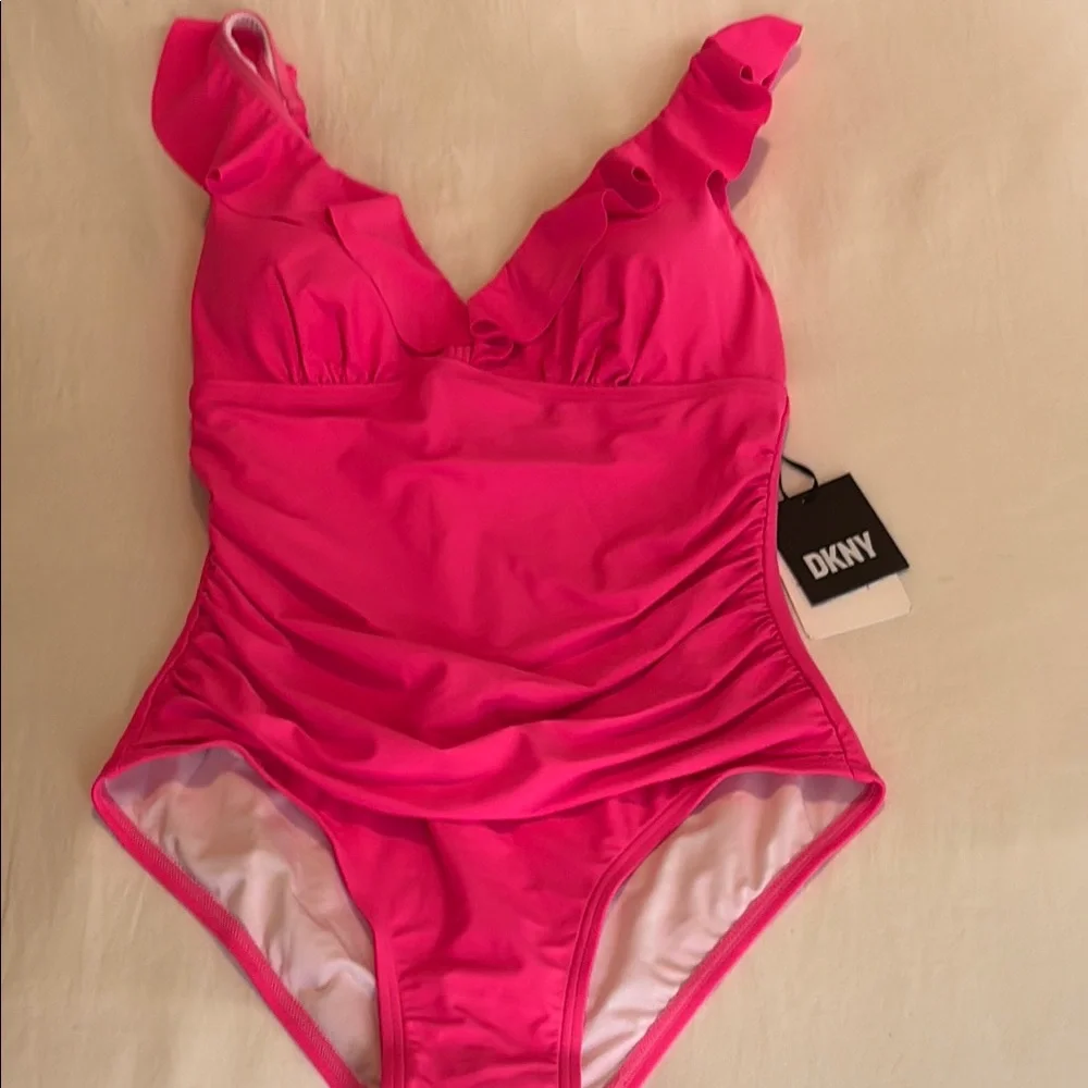 Dkny nwt size