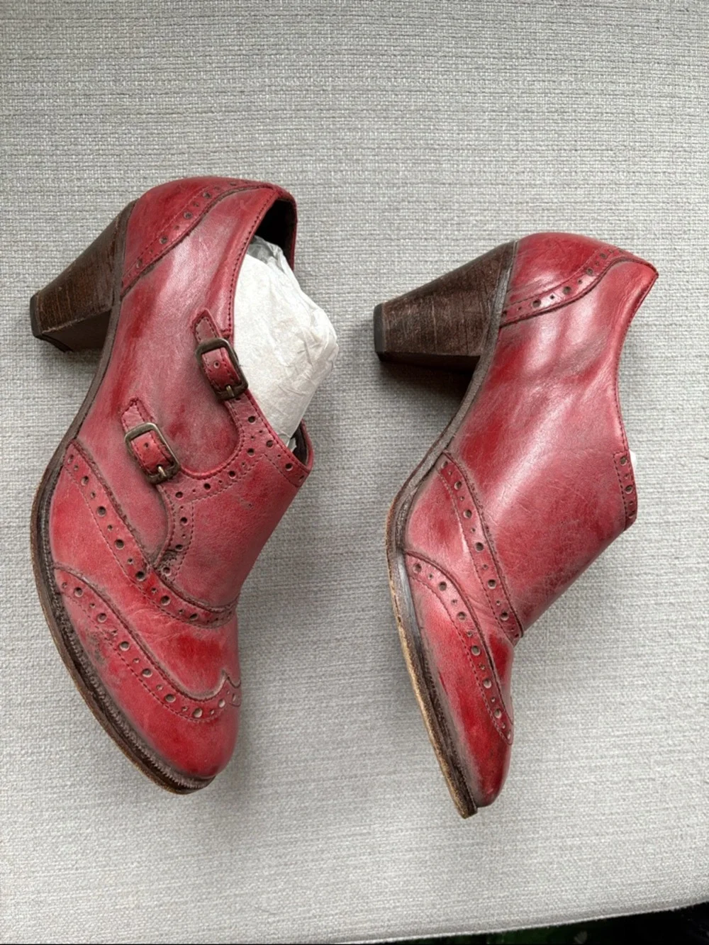 Hudson Shoes red us