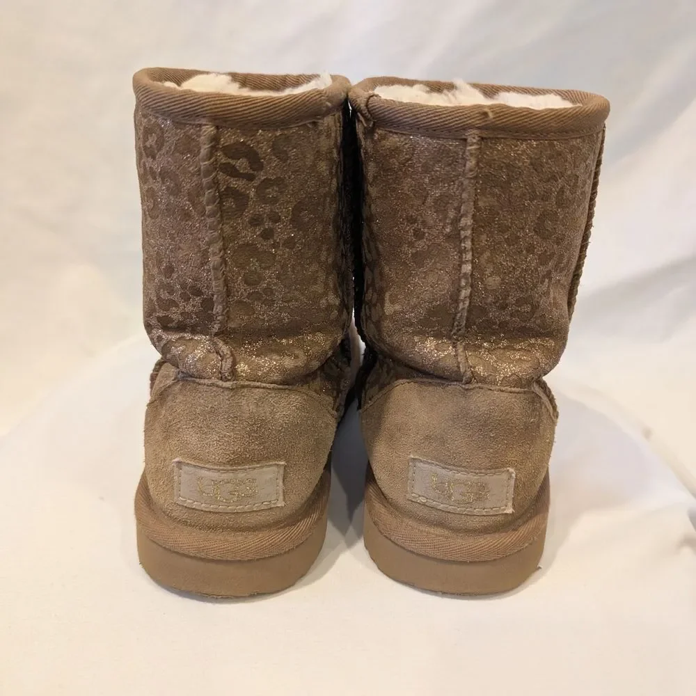 UGG chic warm