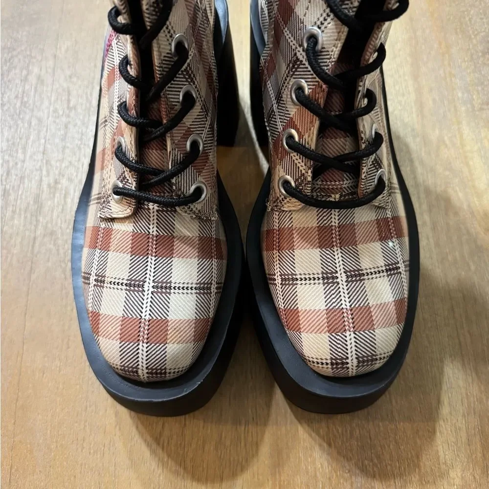 Larroude‎ Plaid Patent Leather Chunky Heel Platform Combat Boot Size 8