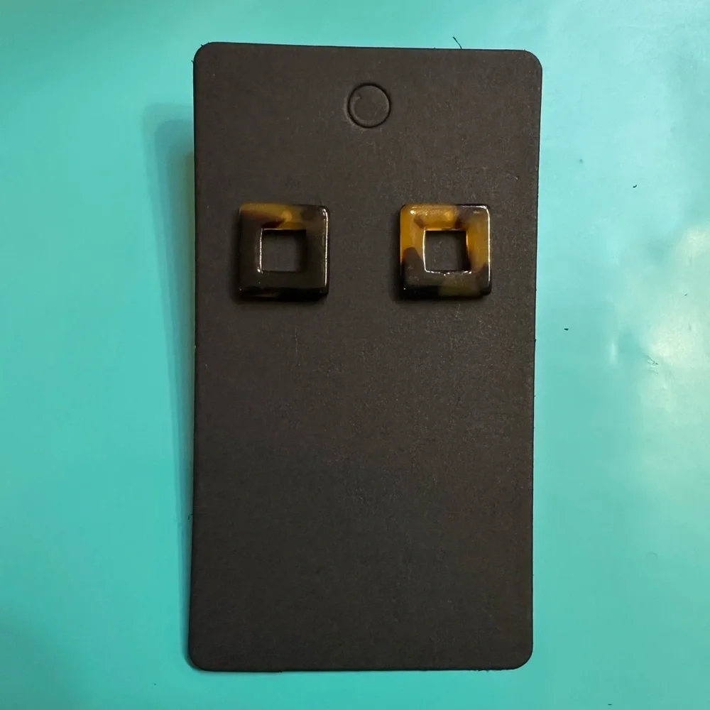 Tortoiseshell Cutout Square Stud Earrings