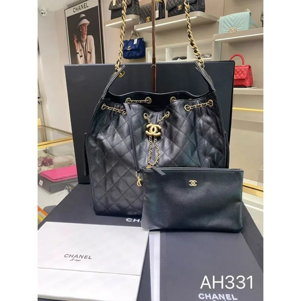 CHANEL brand color