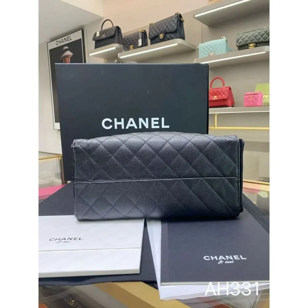 CHANEL brand color