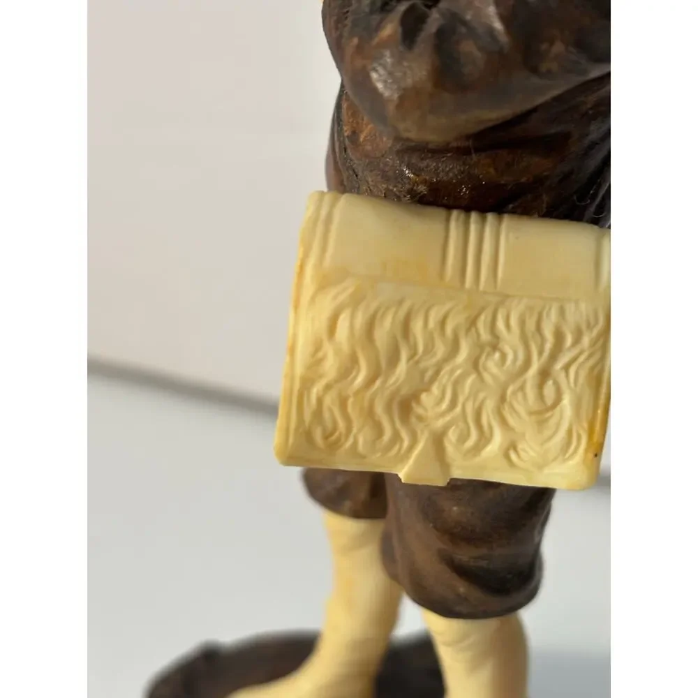 Unbranded small resin