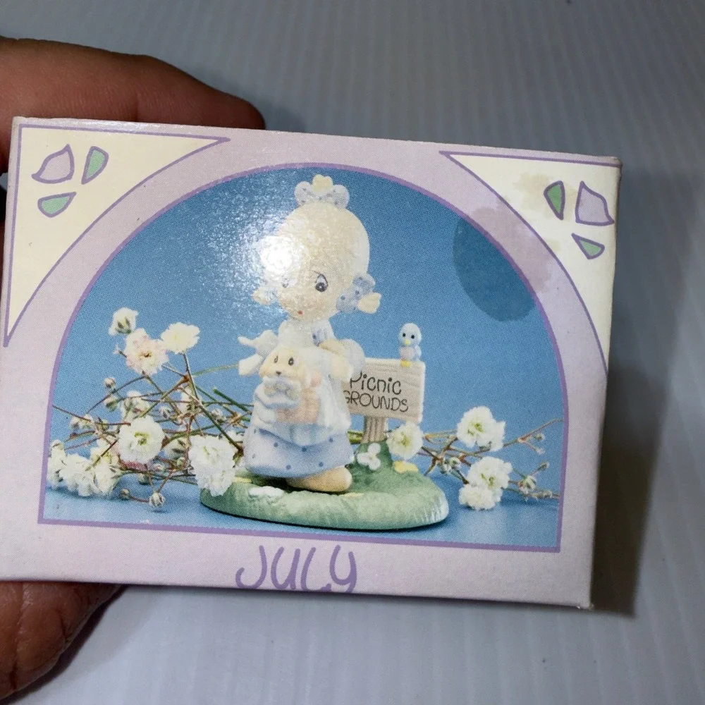 Precious Moments July Figurine Unisex OS Blue Good 1989 Enesco 573477 Puppy Bird