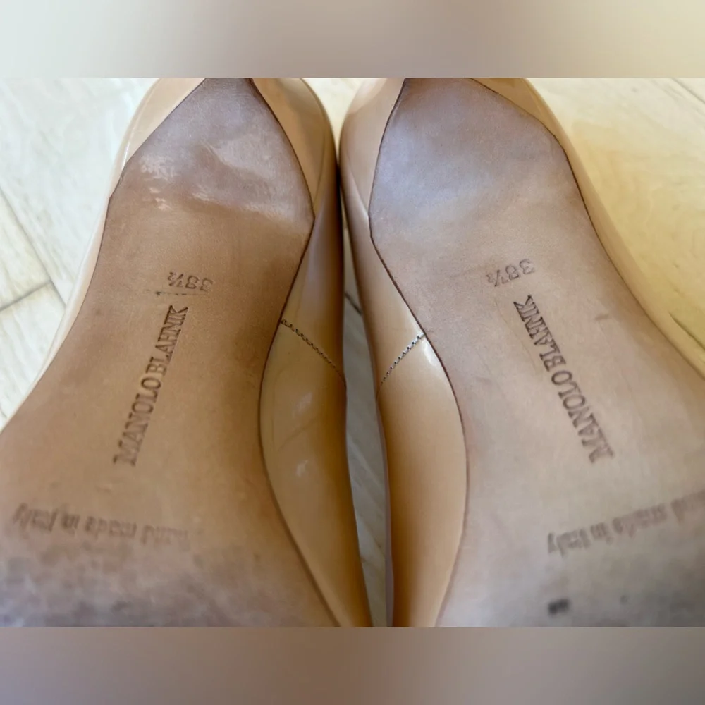 Manolo Blahnik chic nude