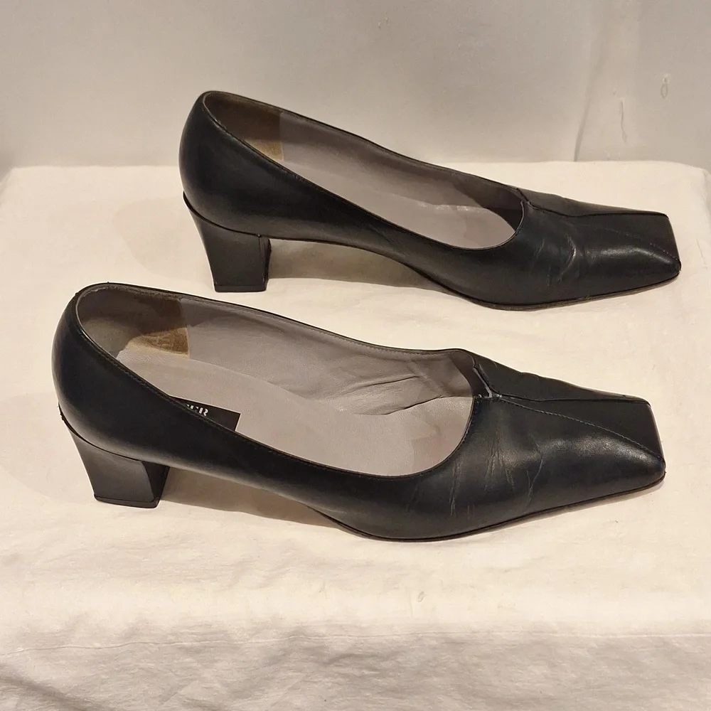 Peter Kaiser classic black
