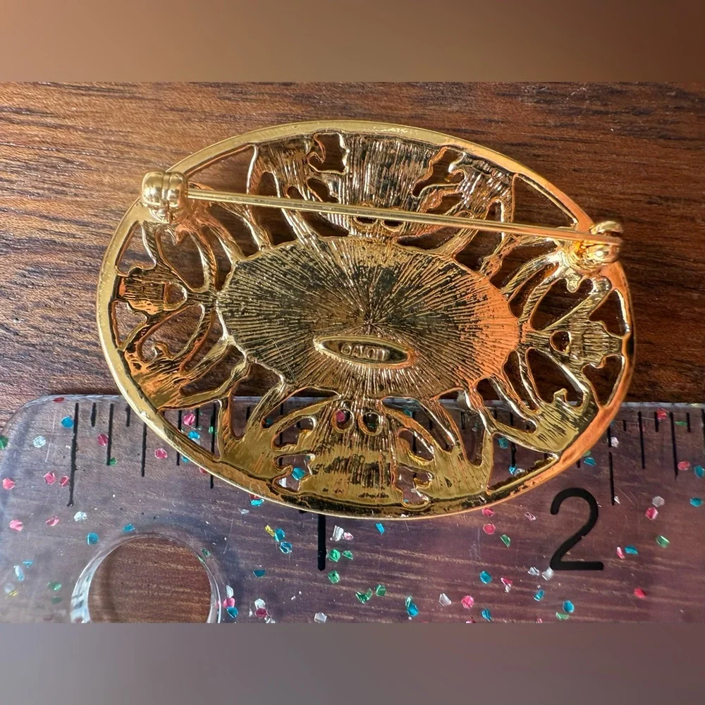 Avon charming gold