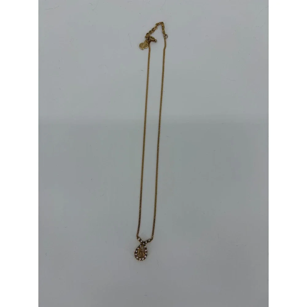 Dior necklace use design
