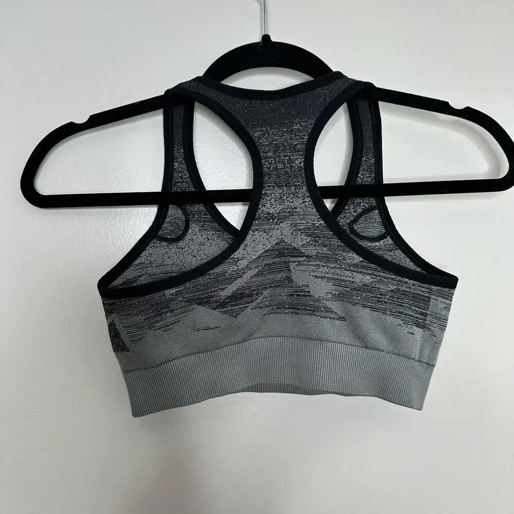Gymshark Adapt Camo Seamless Sports Bra Womens‎ S Grey EUC Racerback Activewear
