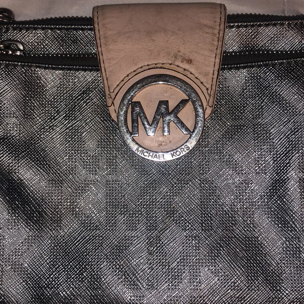 Michael Kors MK signature crossbody bag