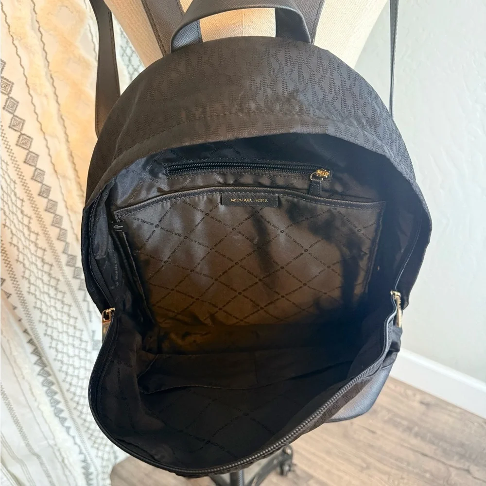 Michael Kors classic black