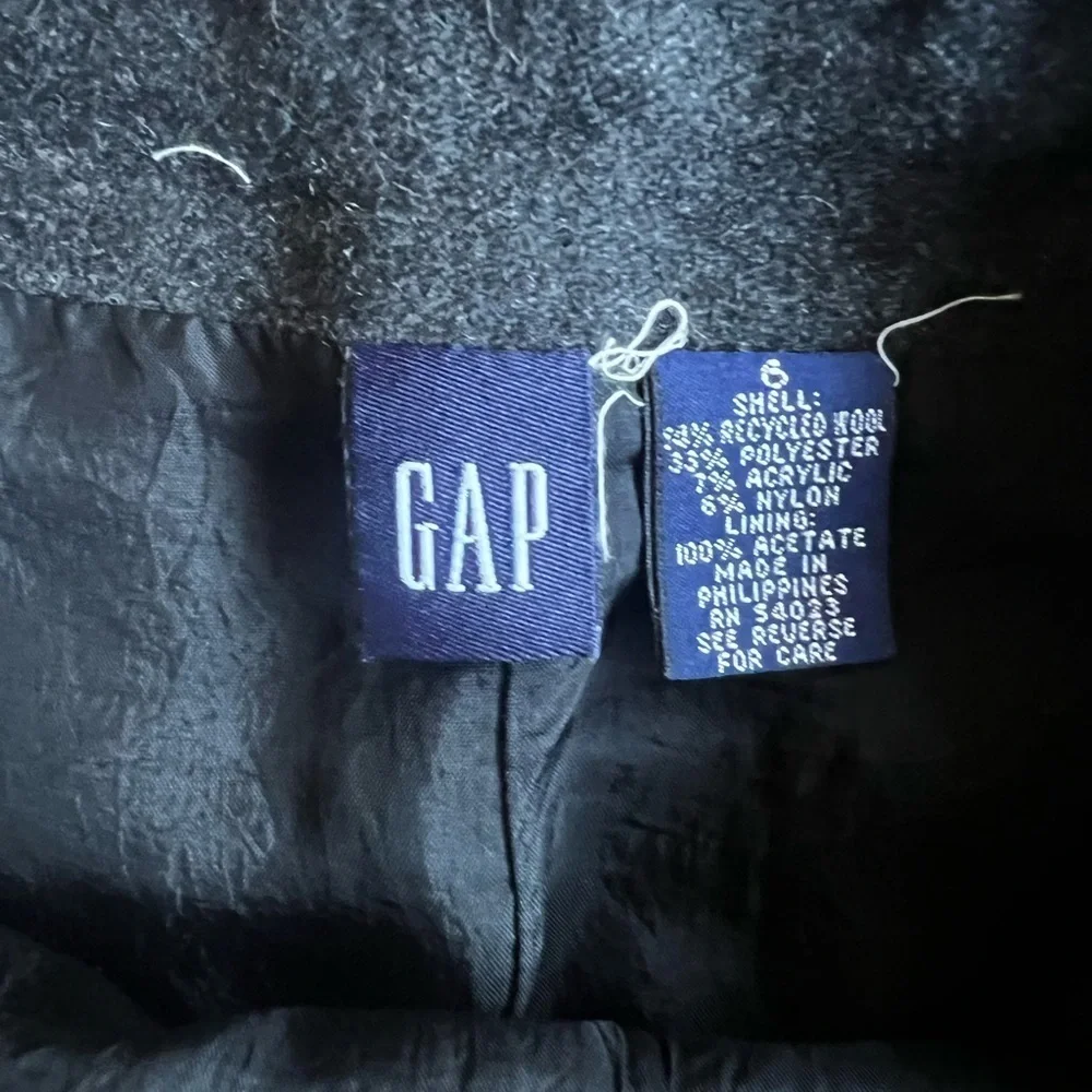 GAP stylish dark