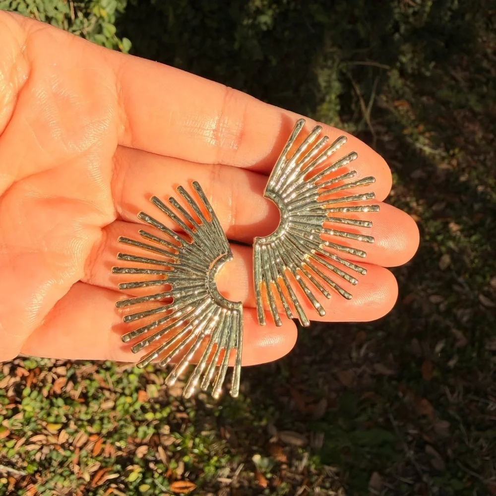 Elegant Gold Sunburst Earrings