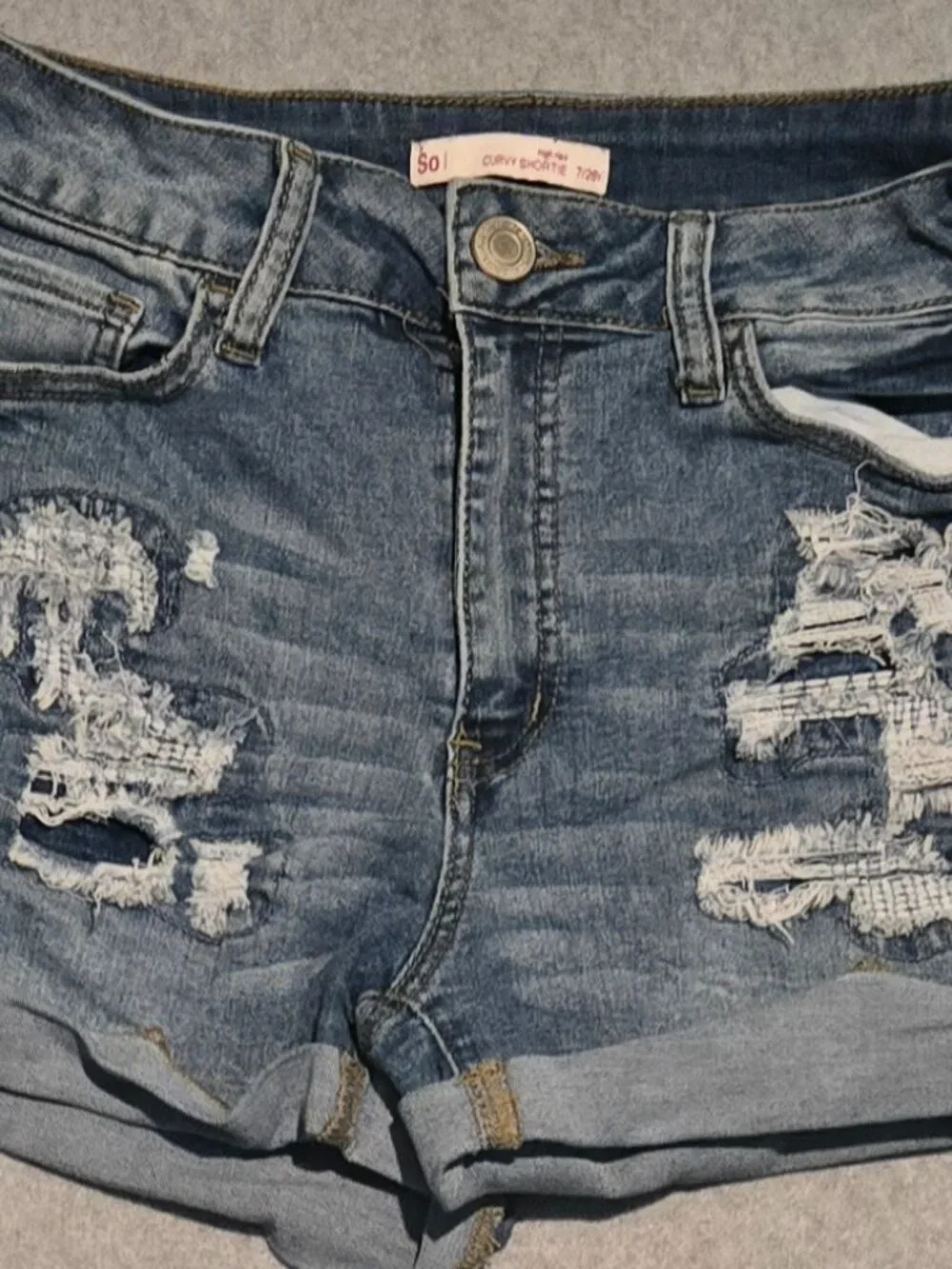 So Women's Distressed Curvy Shortie High Rise Jean Shorts Size 7/28