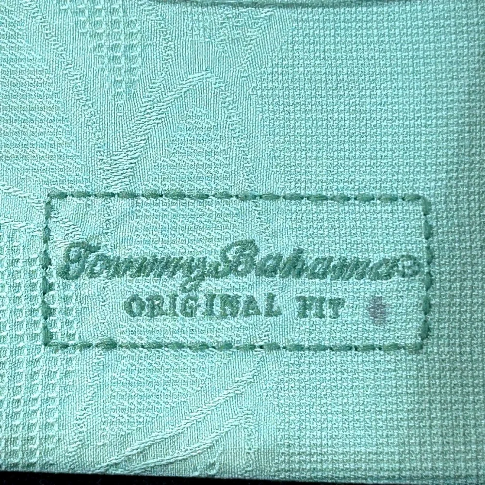 Tommy Bahama excellent measurements