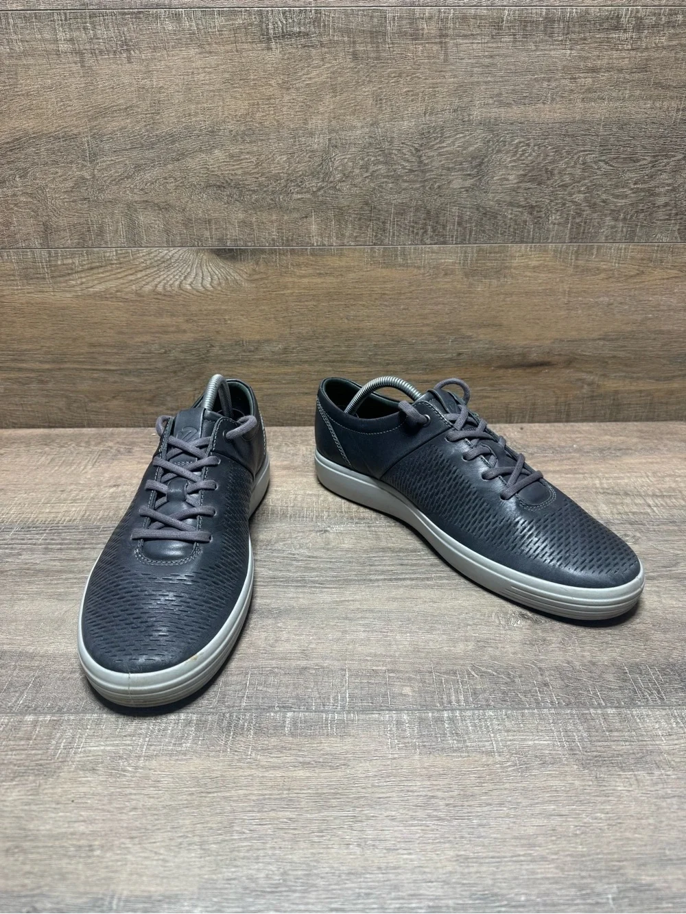 Ecco low profile