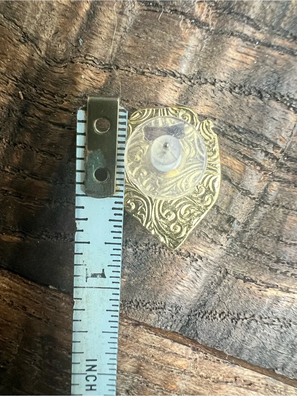 Alsace Shield Pin with Pink Gradient Stone