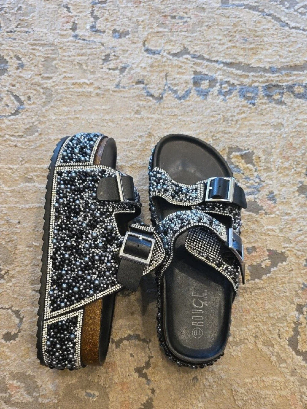 Rouge Helium black platform