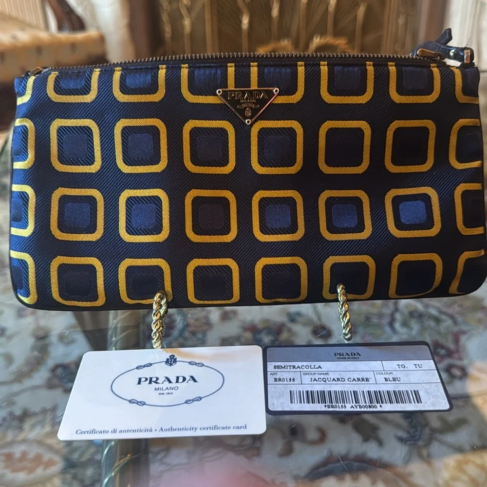 Prada bag holiday