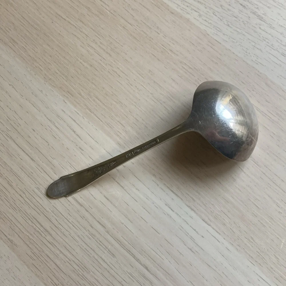 WM. Rogers & Son vintage gravy